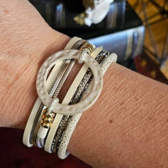 Bohemian White Silver Tone Circle Pendant Magnetic Bracelet - Picture 3 of 3